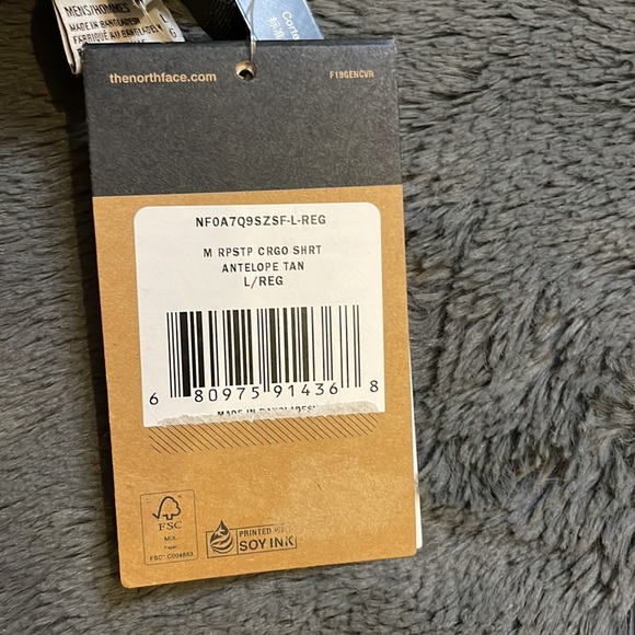 NWT Men’s North Face Cargo Shorts - Picture 3 of 4